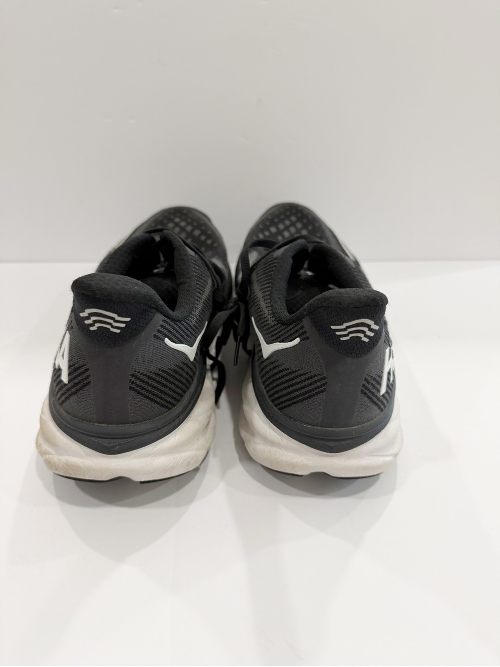 Hoka One One Wide Width Clifton 9 Men’s Shoes - Picture 3 of 11